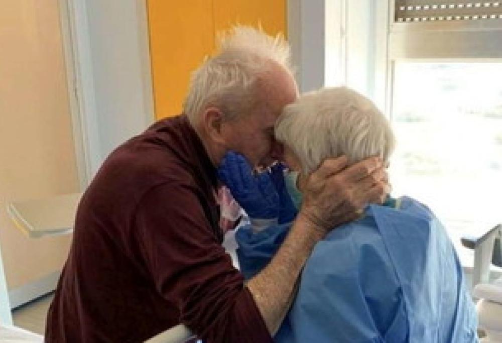 Addio alla protagonista di una delle foto simbolo della pandemia