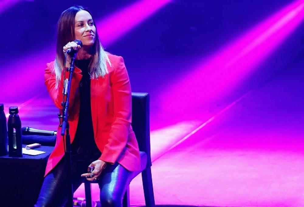 Alanis Morissette: “La depressione post partum è tornata ma stavolta so come combatterla”