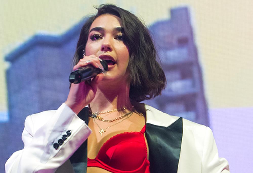 Dua Lipa parla del nuovo album: "Sarà nostalgico con suoni nuovi"