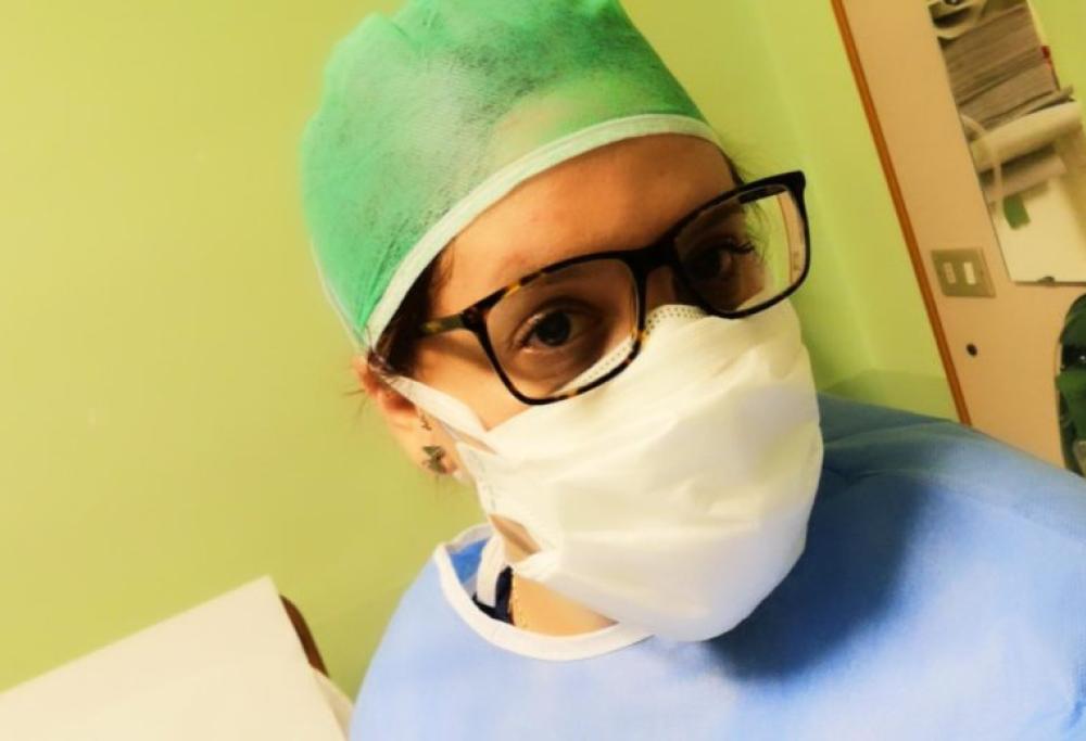 Lo sfogo dell'infermiera 30enne affetta da Covid: "Ai complottisti, vi racconto il mio calvario"
