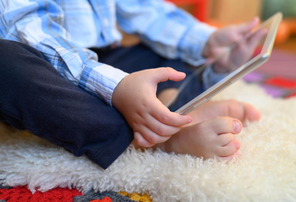 Bimbo gioca sull'iPad e spende 16mila dollari: nessun risarcimento per i genitori