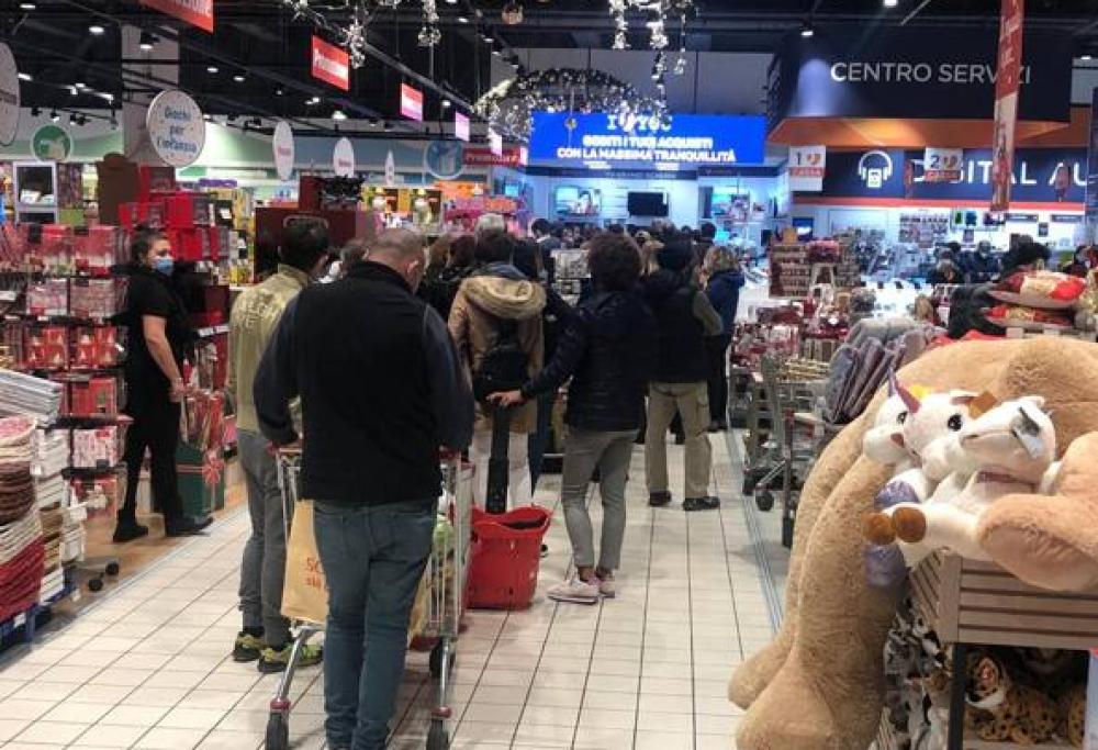 Assembramenti per comprare il Monopoly Bergamo: sanzionato l'Iper di Seriate