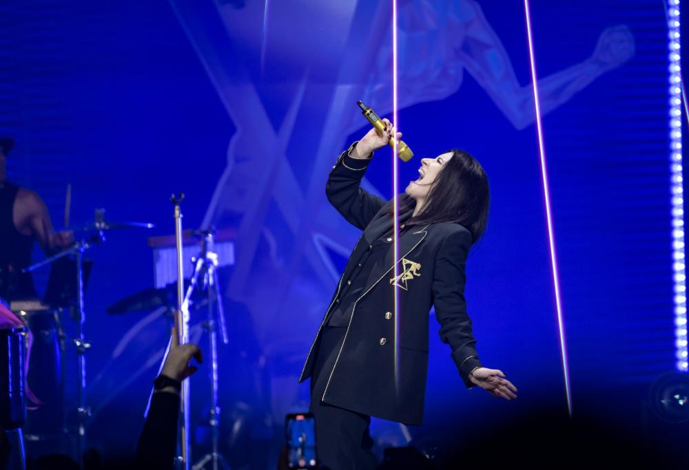 Laura Pausini festeggia 30 anni di carriera con tre concerti, e un nuovo brano