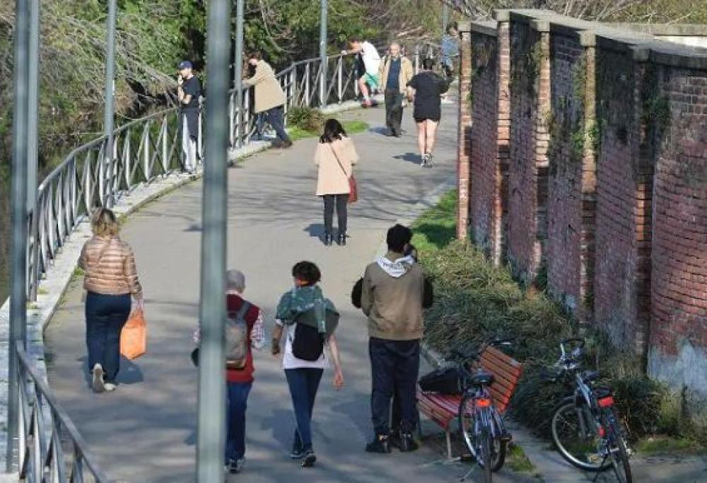 Milano, parte il controllo sui cellulari: "il 40% dei cittadini si sposta"