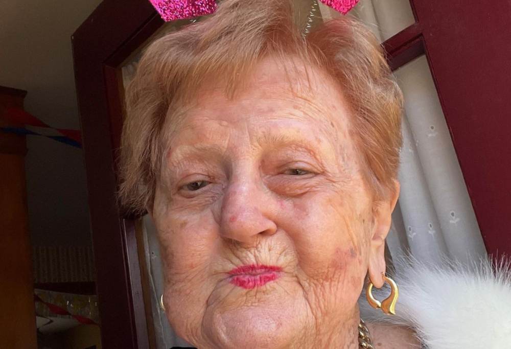 Gli appuntamenti di una nonna 93enne diventano virali su TikTok