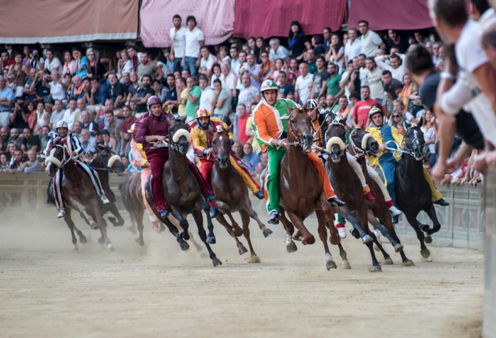 Palio di Siena annullato per il virus: "impossibile garantire misure di sicurezza"