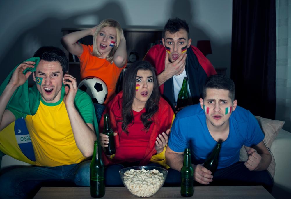 Guardare una partita in tv sarebbe come fare palestra: l'incredibile studio