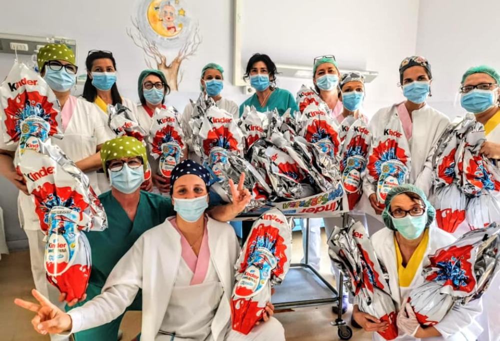 Ferrero e Caffarel regalano uova di Pasqua al personale degli ospedali