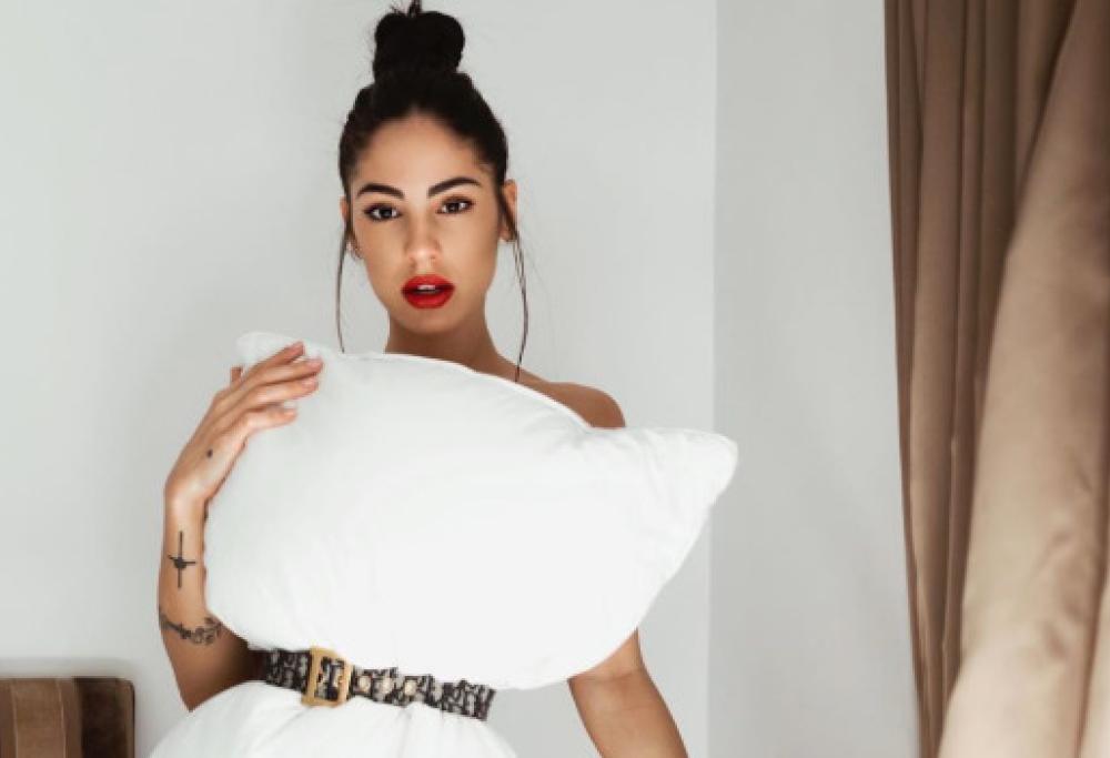 Spopola sui social la #QuarantinePillowChallenge lanciata dalle influencer della moda