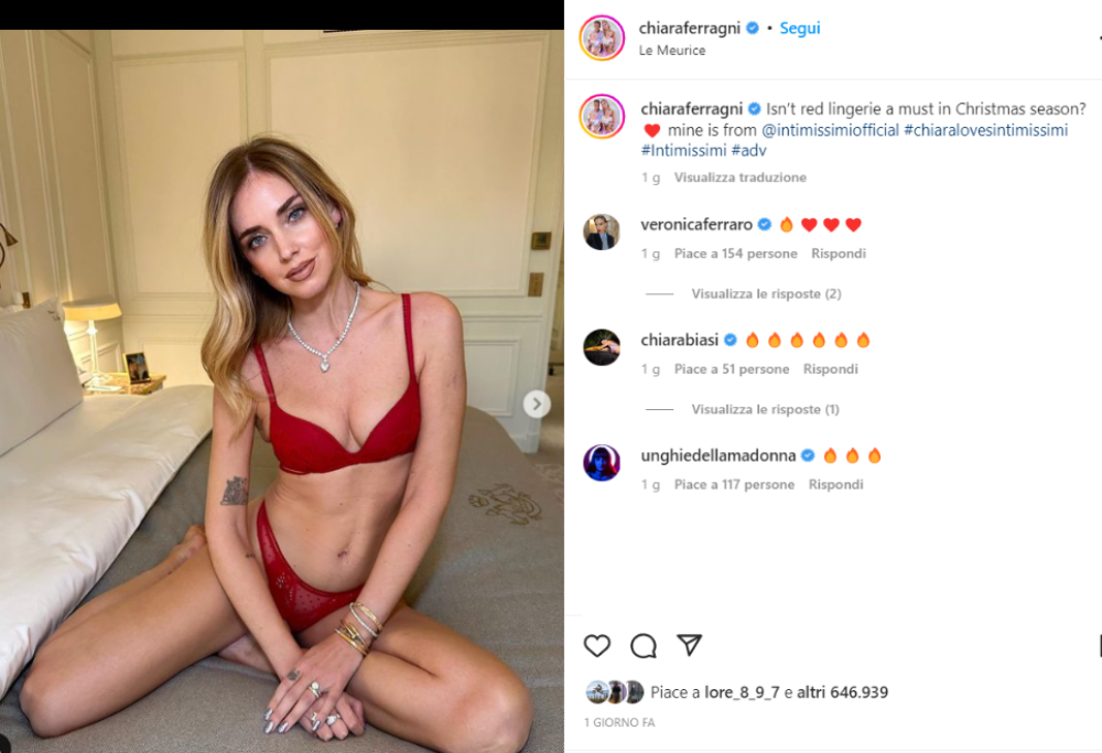 La Ferragni risponde agli haters dopo le foto in intimo: “Fate schifo” e mostra il sedere