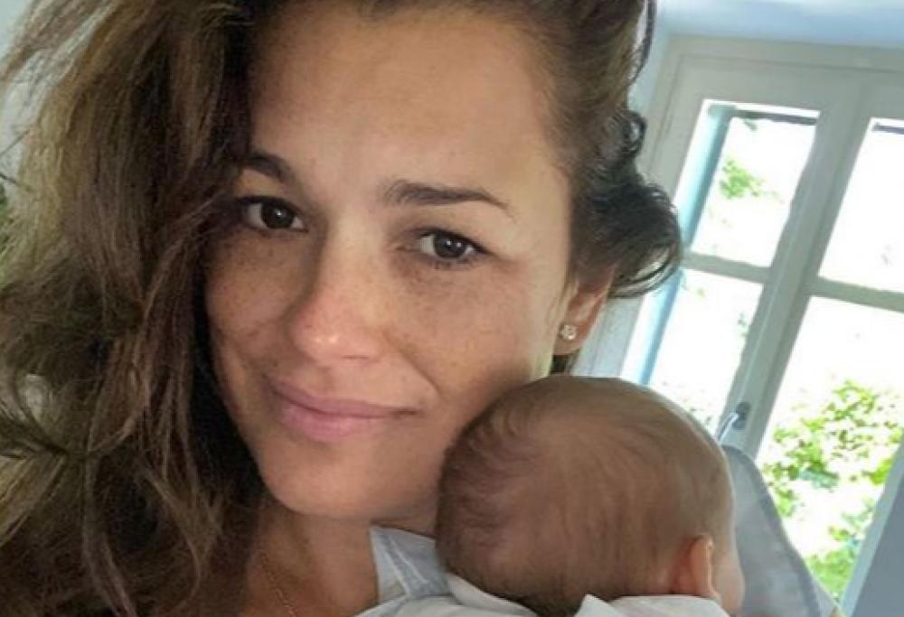 Alena Seredova e la nuova dolcissima foto della figlia Vivienne