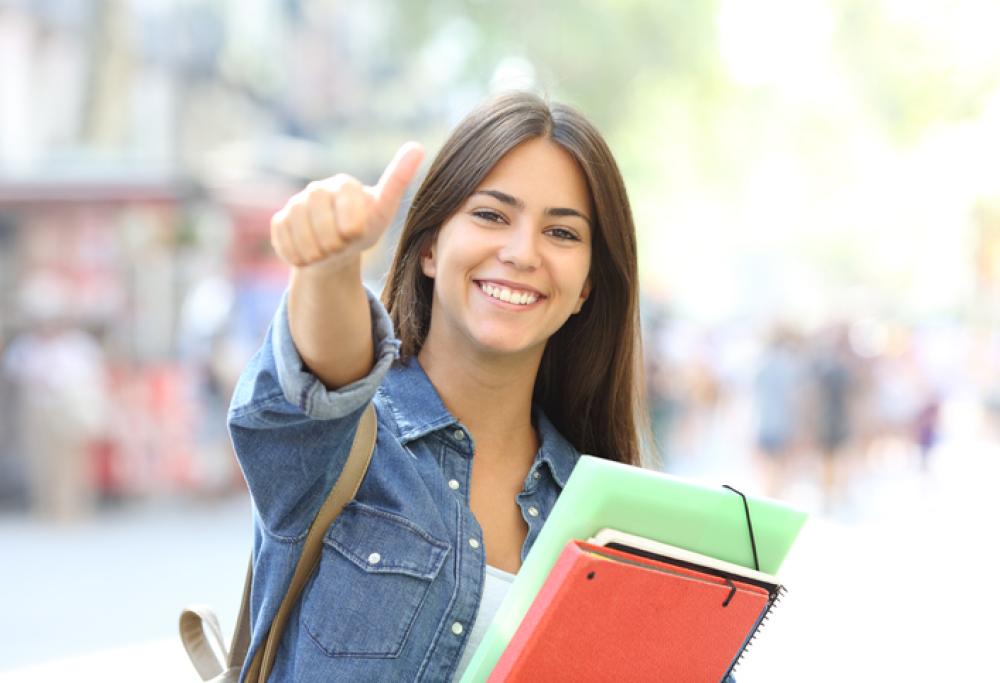 Bonus fino a 2.000 euro per i figli studenti: ecco i requisiti per averlo
