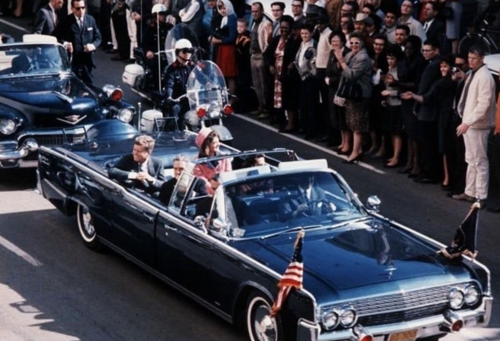 Il tailleur rosa di Jackie Kennedy rimarrà nascosto fino al 2103