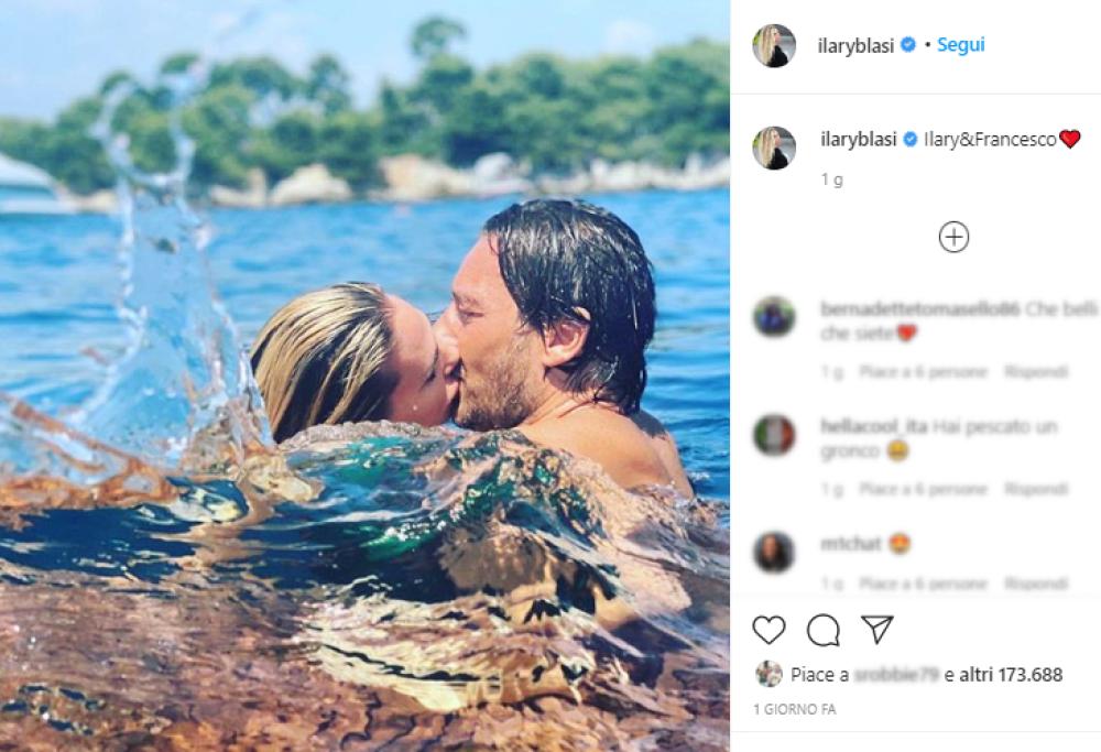 Totti spiazza tutti ironizzando sulla foto del bacio con Ilary Blasi