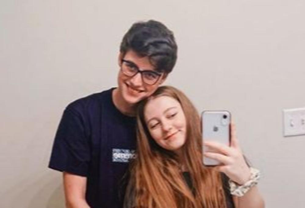 Morto a 19 anni Landon Clifford, giovane papà e star di Youtube