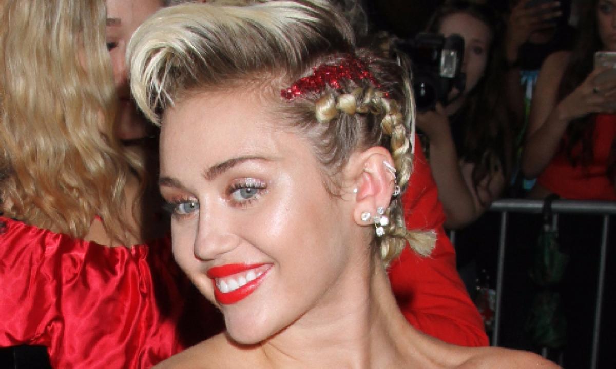 Movie Review - Tron: Legacy, image size:1200x720