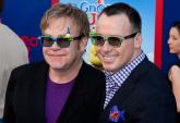 Elton John: “I miei figli faranno le faccende di casa”
