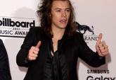 Harry Styles fa un peto durante un'intervista: la gaffe diventa virale