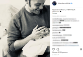 Tiziano Ferro è diventato papà? Il cantante pubblica una foto con in braccio un bebè