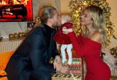 Diletta Leotta: Natale in rosso insieme a Loris e alla loro Aria