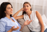 Hai al fianco una persona invidiosa? I tratti da tenere d’occhio