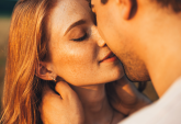Le rosse fanno più sesso e provano più piacere, secondo la scienza