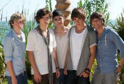 Louis Tomlinson: &ldquo;Ci sono 50-60 brani inediti degli One Direction&rdquo;