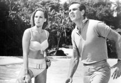 All'asta per 500.000 dollari il mitico bikini di Ursula Andress in 007