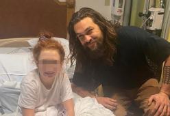Supereroe dal cuore tenero: Jason Momoa fa visita ai bimbi ricoverati in ospedale

