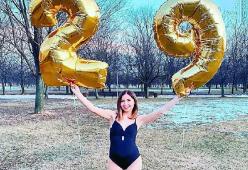 Ghiaccio secco in piscina e la festa dell’influencer finisce in tragedia: 3 morti