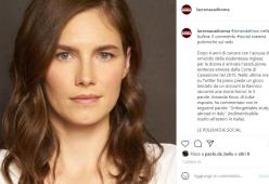Amanda Knox ironizza sui social sul caso Mez che l’ha coinvolta e viene insultata
