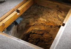 Ristruttura casa e scopre di avere un pozzo medievale in salotto
