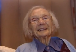 Una donna di 109  anni svela il segreto per vivere a lungo: evitare gli uomini. 
