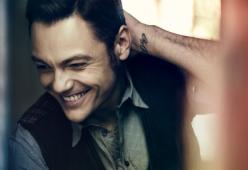 Tiziano Ferro al fianco di Cure2Children
