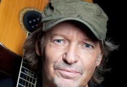 Vasco Rossi difende suo figlio Davide accusato di lesioni o omissione di soccorso