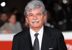 Benvenuti nella Giungla: il Senatore Antonio Razzi inviato speciale al Festival!
