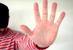 Le mani di un uomo dicono molto sul suo rapporto con le donne