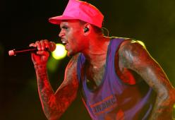 Chris Brown impara come si fa il papà
