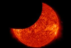 L’eclissi di Sole (in diretta da Roma) e la Superluna 