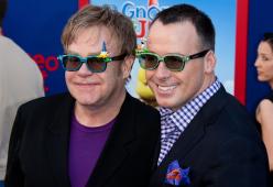 Elton John-Dolce&Gabbana: pace fatta
