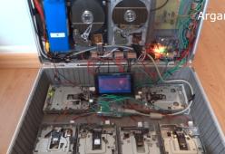 “Smells Like Teen Spirit” ottenuta usando vecchi lettori floppy disk 