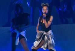 Ariana Grande festeggia l'anniversario di "My everything"
