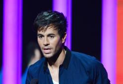 Enrique Iglesias festeggia i primi 20 anni di carriera con un tour che farà tappa anche in Italia