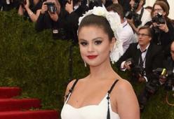 Selena Gomez: la nuova fiamma è Alexander DeLeon
