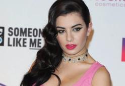 Charli XCX approda ad Angry Birds
