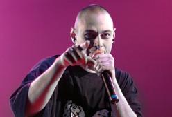 Fabri Fibra condannato per le frasi contro Valerio Scanu. Ascolta il brano incriminato
