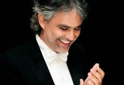 Andrea Bocelli e Juanes per Papa Francesco
