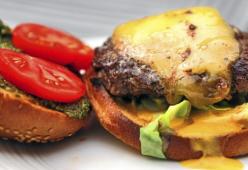 Un hamburger al sapore di carne umana. Lo assaggeresti?