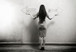 Troppe poche Donne over 50 a lavoro ... e scarsamente attive nel web!