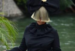 Sia e Charli XCX a lavoro per i Blondie
